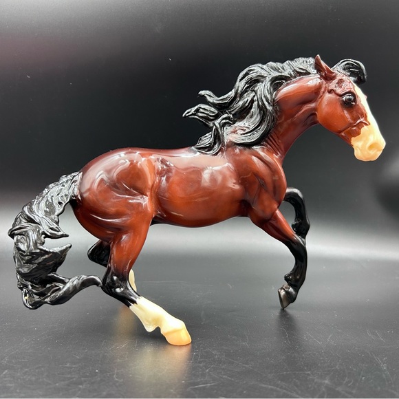 Breyer Other - Breyer Shelby 2023 CC Gambler’s Choice Glossy Bay Nokota Horse Rare